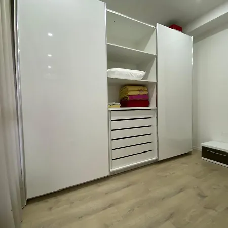 Apartamento In Affitto In Zona Tranquilla Rezidenziale Apartment Tirana